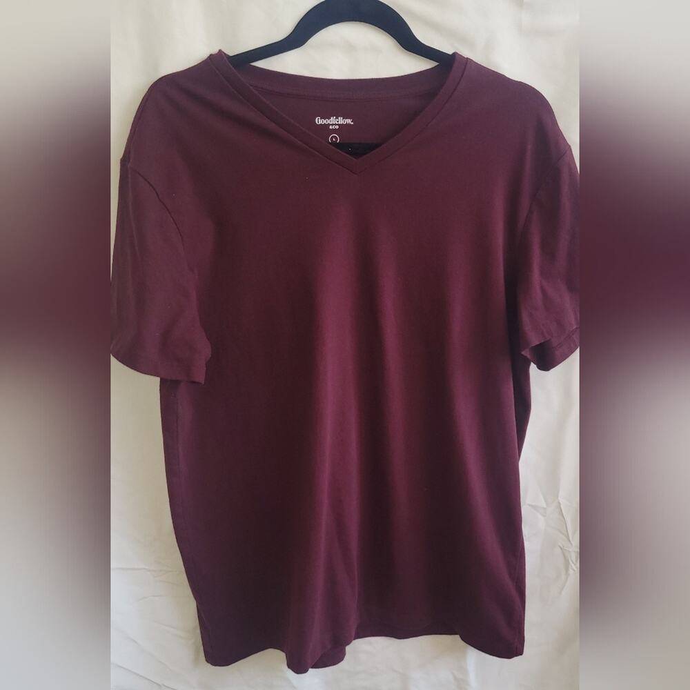 Two Goodfellow & Co Set of 2 Size Large Maroon and Grey V-Neck T-Shirts